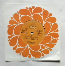 Azhagai Kanne ( Super 7, 33/ RPM ) " Music : Ilaiyaraaja " Side A : 1, Mookambika , 2, Naan Inukkum Andha , Side B, 1, Ye Mama Kanngal , 2, Chinna Chinna Kanngal .