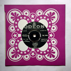 Chemmeen ( EP, 45 RPM ) Malayalam Film " Music  : Salli Chowdhury " Side 1, Pennalle Pennalle , Side 2, Kadalinakkara .