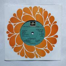 Vettrikku Oruvvan " Super 7 33/ RPM " 1, Thoranam Aadidum , 2, Aadal Paadalil ,       3, Muththaizsaramey , 4, Yaar Mamano .
