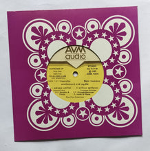 Kaalamellam Un Madiyil ( Supreme EP, 33) RPM )              " Music : Chandrabose " Side A : 1, Kannana Kanne , 2, Karmegam Oorkolam , Side B : 1, Muthu Meenakchi , 2, Manmadha Odangale .