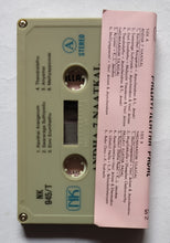 Andha 7 Naatkal / Nadamaadum Silaigal / Pallavi Illatha Padal