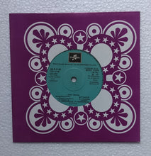 Pachai Vilakku ( SEDE 11375, EP, 45 RPM ) Side A : 1, Kelvi Piranthathu, Side B : 1, Kuththuvilakkeriya, 2, Oli Mayamana, " Music : Viswanathan Ramamoorthy "