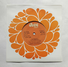 Salangai Oli ( EP, 45 RPM )          " Music : Ilaiyaraaja " Side A : Vaan Pole Vannam , Side B : Naadha Vinodhangal .