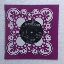 Thaikku Oru Pillai ( BOEC. 6289, EP, 45 RPM Side A : Chinnakkannanai, Side B : Naan Kathal Kili. " Music : Shankar - Ganesh "