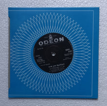 Naan Yen Piranthen ( BOEC. 6201, EP, 45 RPM ) Side A : Thalai Vazhai ilai Pottu, Side B : Thambikku Oru Pattu, " Music : Shankar - Ganesh "