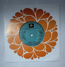 Paarthal Pasitheerum ( EP, 45 RPM ) " Music : Viswanathan Ramamoorthy " Side 1 : 1, Kodi Asinthathum , 2, Andru Omaipenn , Side 2 : 1, Ullam Ennathu Amai 2, Yarukku Mappilaiyaro .