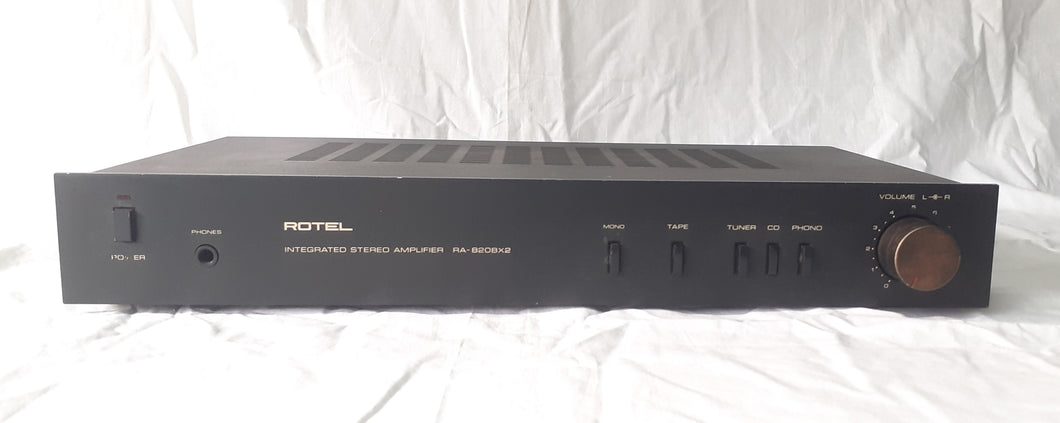 Rotel : Integrated Stereo  Amplifier  