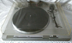 AKAI : AP - D2 ( D-D AutoReten QuesLock Turntable ) Without Cartridge & Stylus