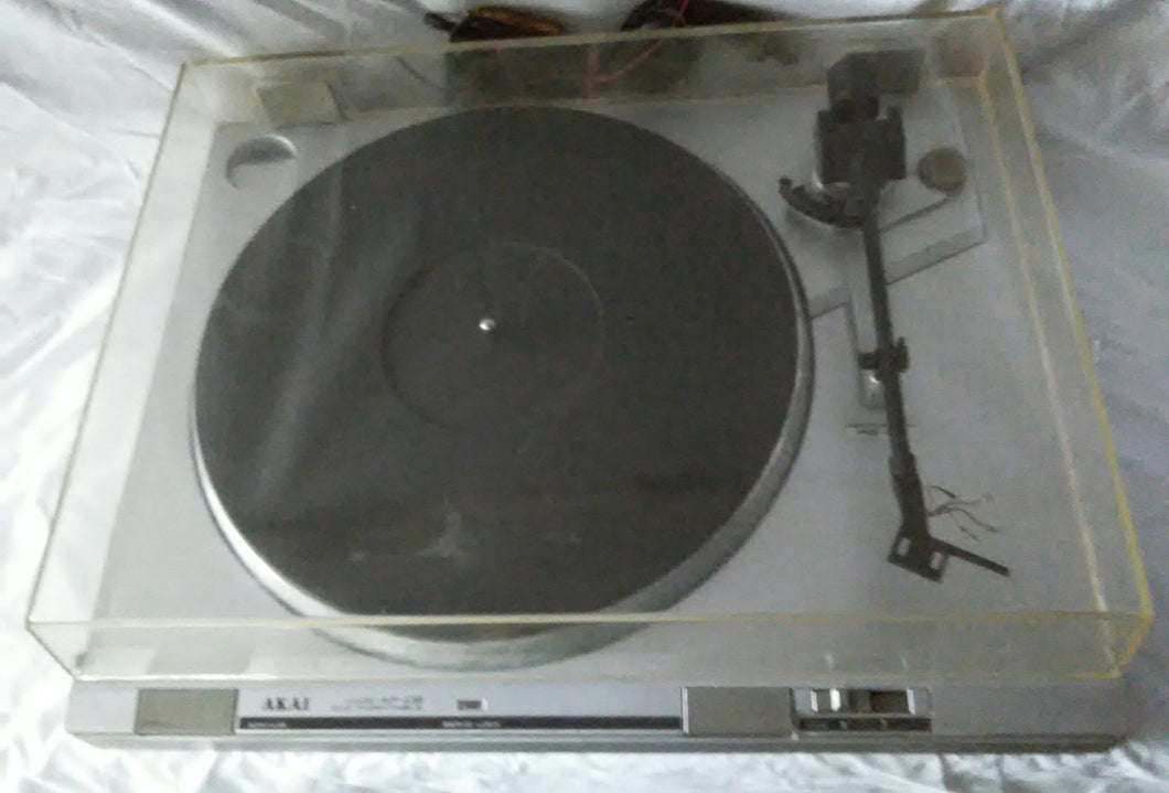 AKAI : AP - D2 ( D-D AutoReten QuesLock Turntable ) Without Cartridge & Stylus