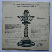 Satya Sai Baba " Chants The Bajans "